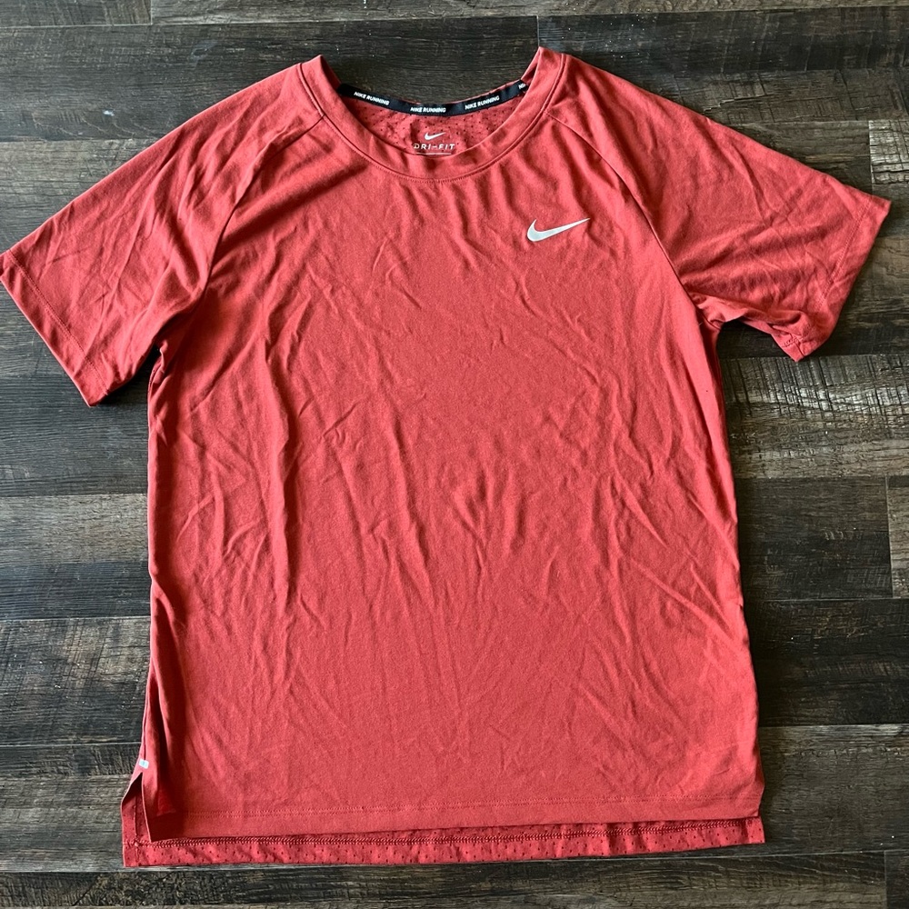 Nike | Women's Breathe Tailwind Running Top